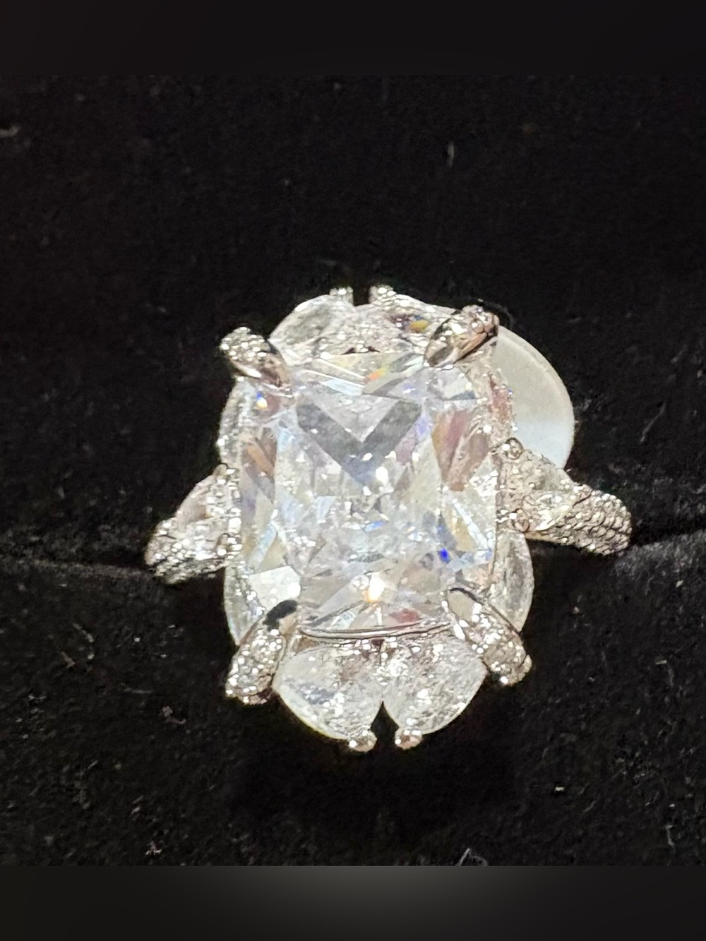 NWT Bomb Party Cocktail Ring Size 7 (30)